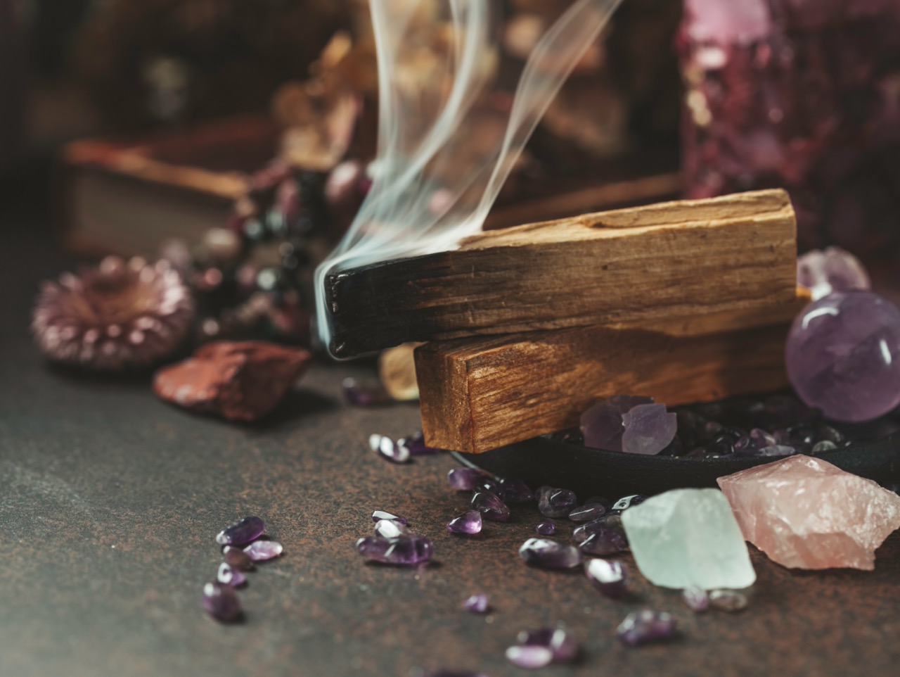 Palo Santo: ein heiliges hölzernes Räuchergefäß aus Peru